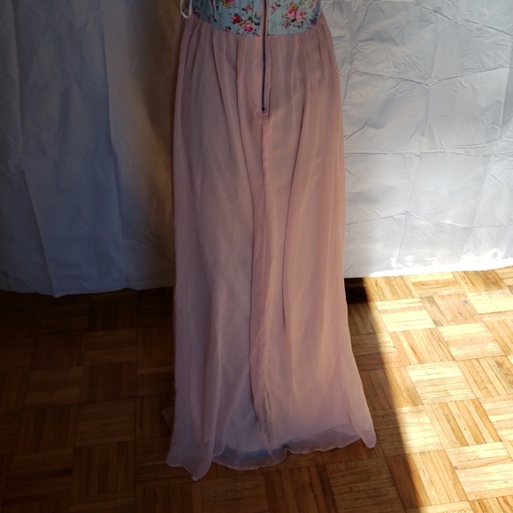 Dress - Picture 6 of 8
